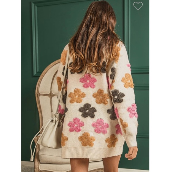 Retro Flower Power Cozy Cream Knit Cardigan - Picture 5 of 9